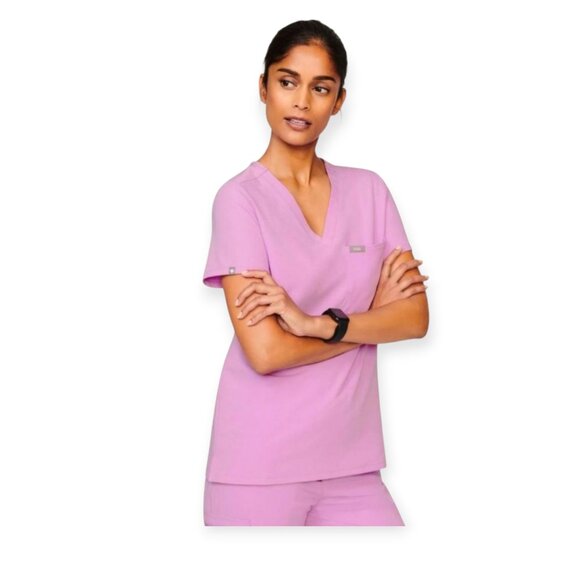 FIGS Technical Collection Catarina One-Pocket Scrub Top in Lavender size M - Picture 9 of 9